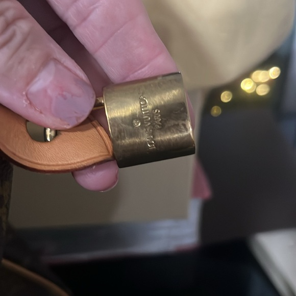 Selling a Louis Vuitton, two of them. - Picture 9 of 16